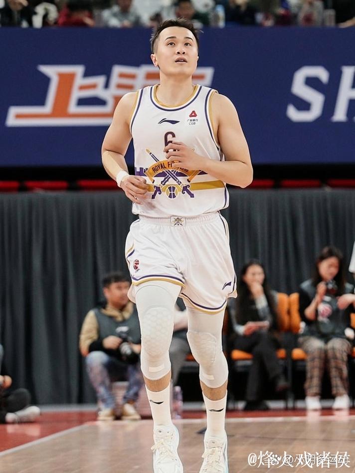 弗格40分辽宁胜宁波 张帆22+10北控轻取吉林